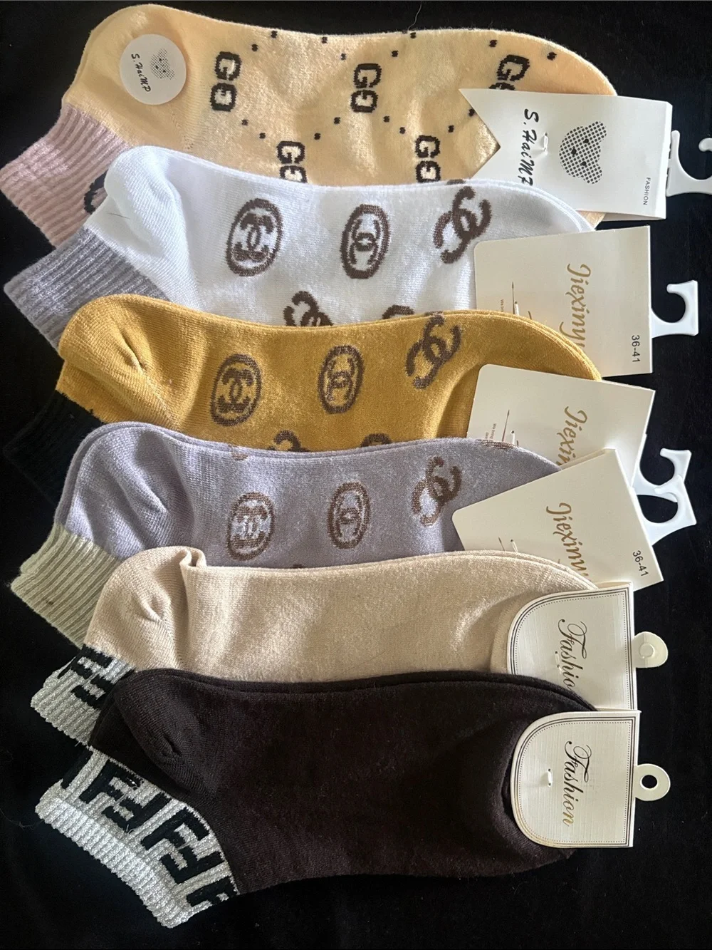 Women's Pack of Fashion Ankle Socks - Assorted Neutral & Pastel Colors Set Of 6